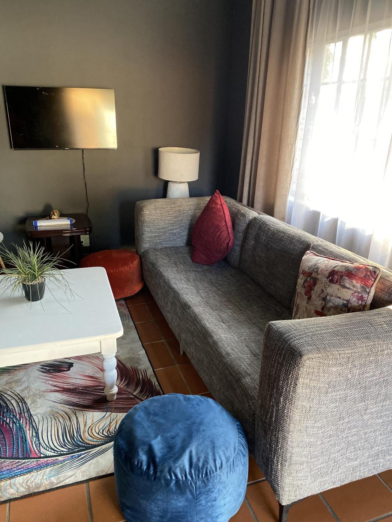 Menlyn Mews Guesthouse Pretoria-Noord エクステリア 写真